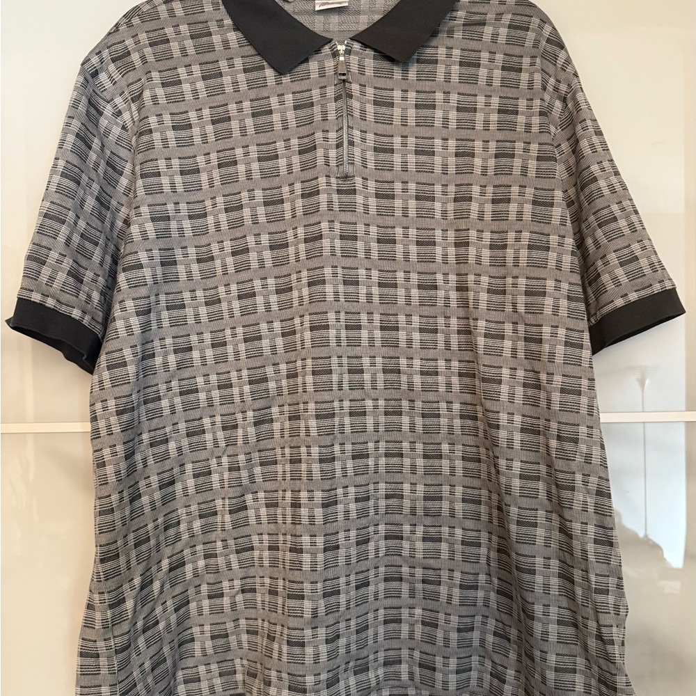 Brioni Black and Gray Patterned Polo Shirt
4XL